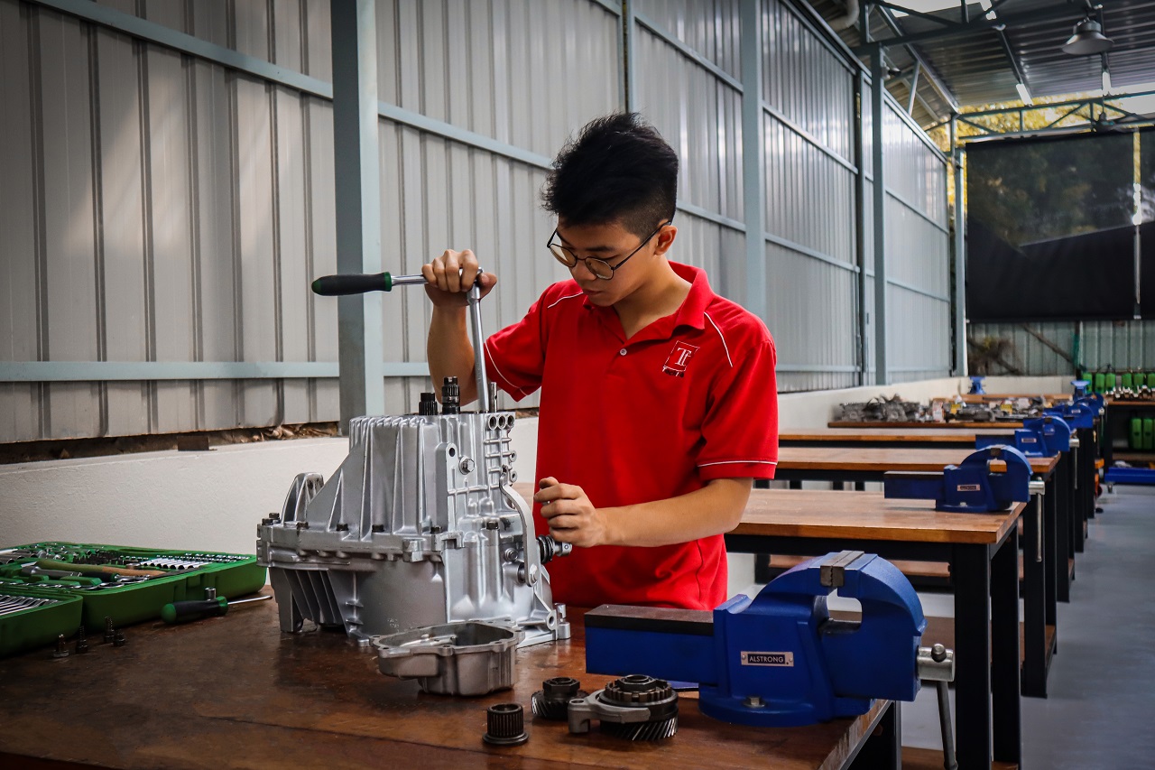 Techtra Automotive Academy (Diploma in Automotive Technology) Best Auto College in Malaysia Kuala Lumpur) 2022-2023 Automotive Technology Academy Study Diploma in Malaysia KL Kuala Lumpur - Techtra Automotive College in Malaysia